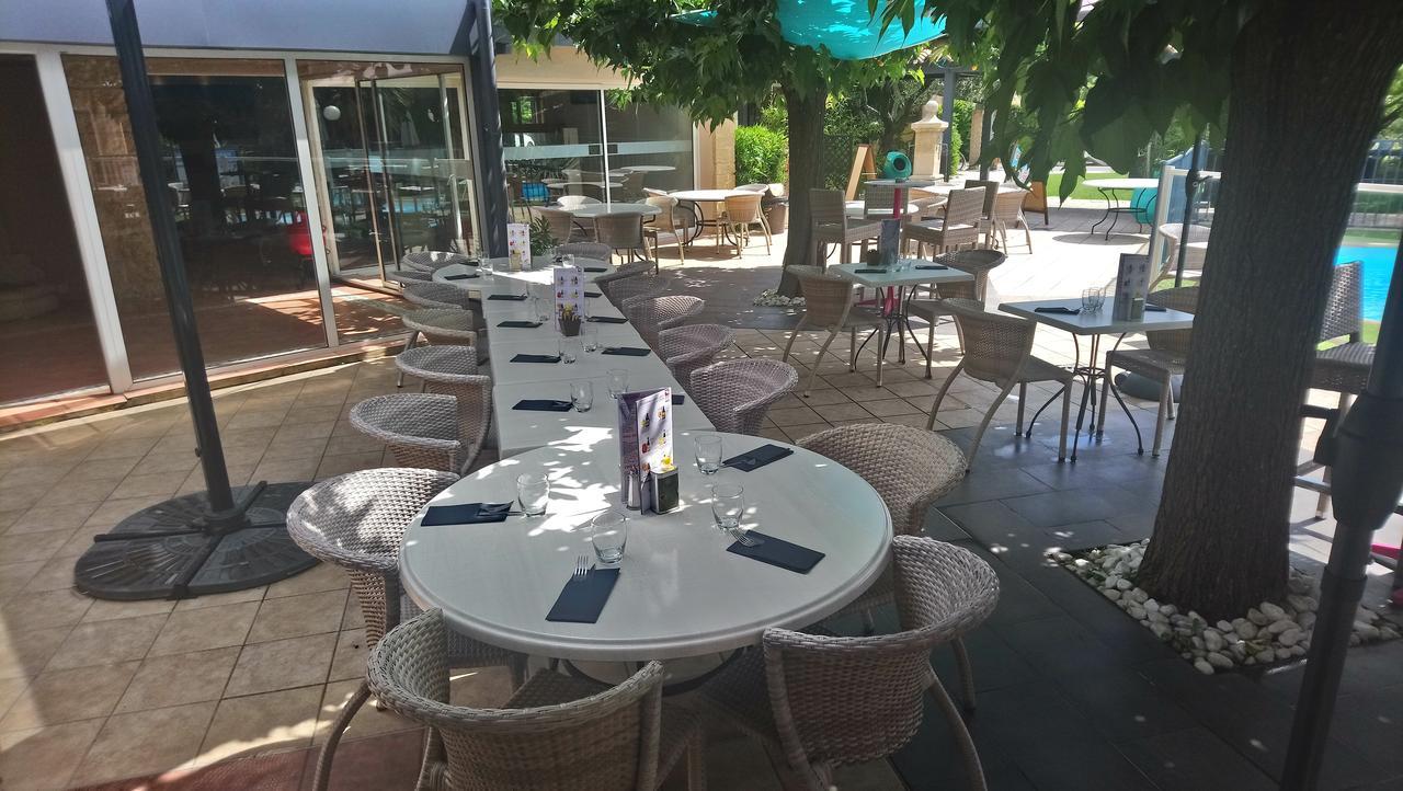 Logis Hotel Restaurant Uzes Pont Du Gard المظهر الخارجي الصورة